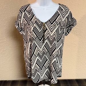 4/$15 Flower & Feather Black and Cream Chevron Women's Top